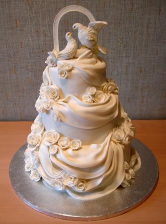 <p>Свадебный торт №12</p>